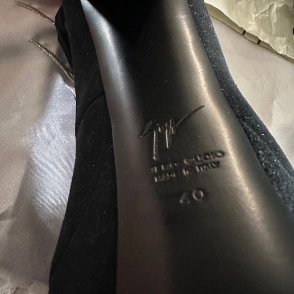 Giuseppe Zanotti ankle strap platform pump! New in box! Size 40. - Picture 7 of 11